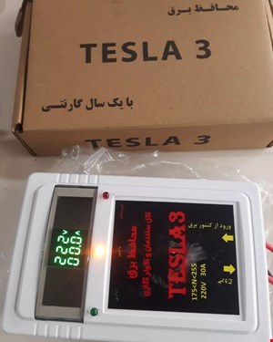 محافظ برق 40 آمپری tesla3 دارای نمایشگر ولتاژ و جریان خروجی